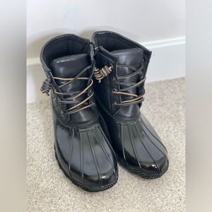 Steve Madden Size 8 Black Lace Up Rubber Rain Ankle Boots